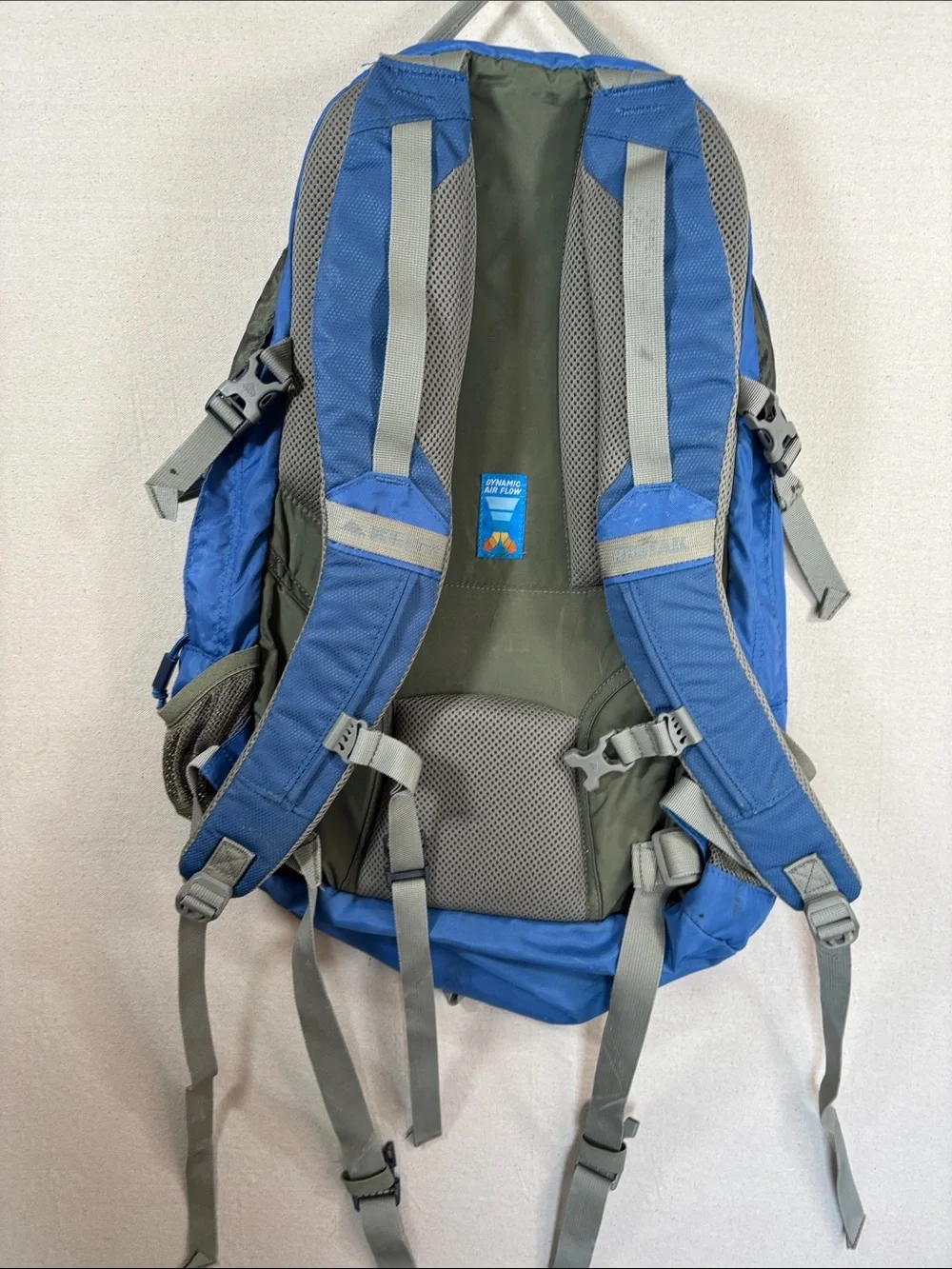 Kelty Redtail Men's Blue Trail Backpack with Multiple Pockets